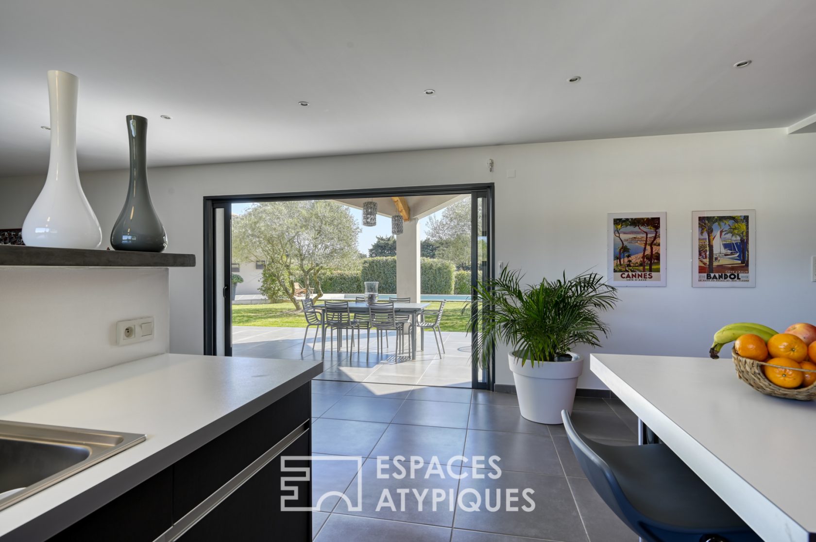 Contemporary BBC house with swimming pool
