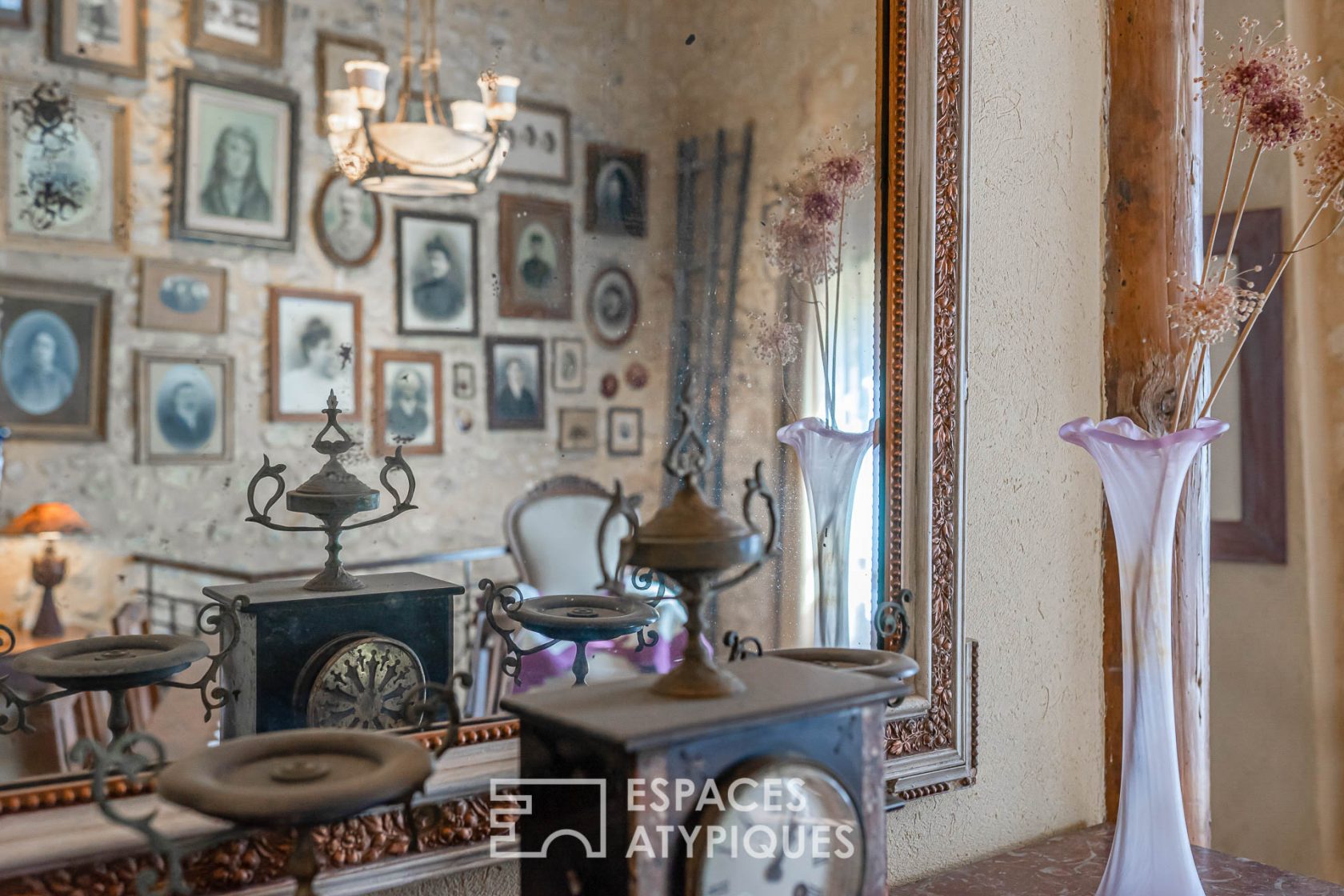 Artist’s house out of time