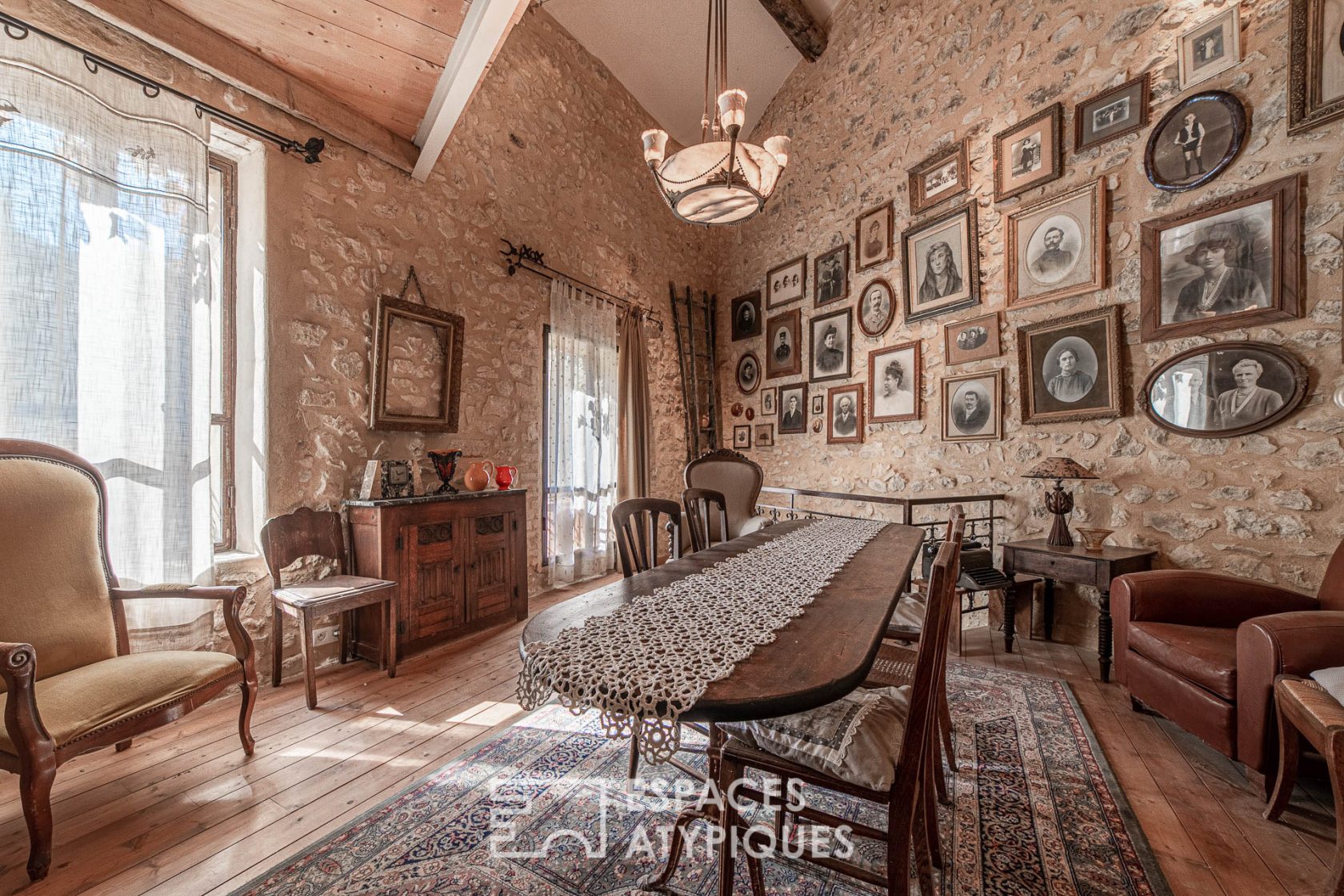 Artist’s house out of time