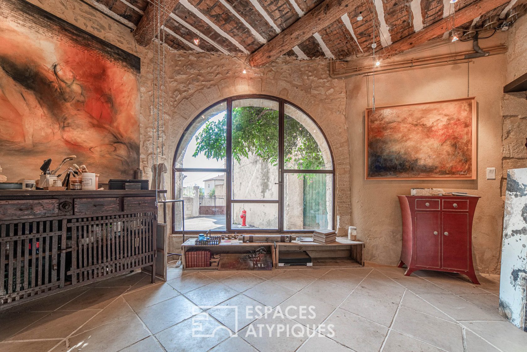 Artist’s house out of time
