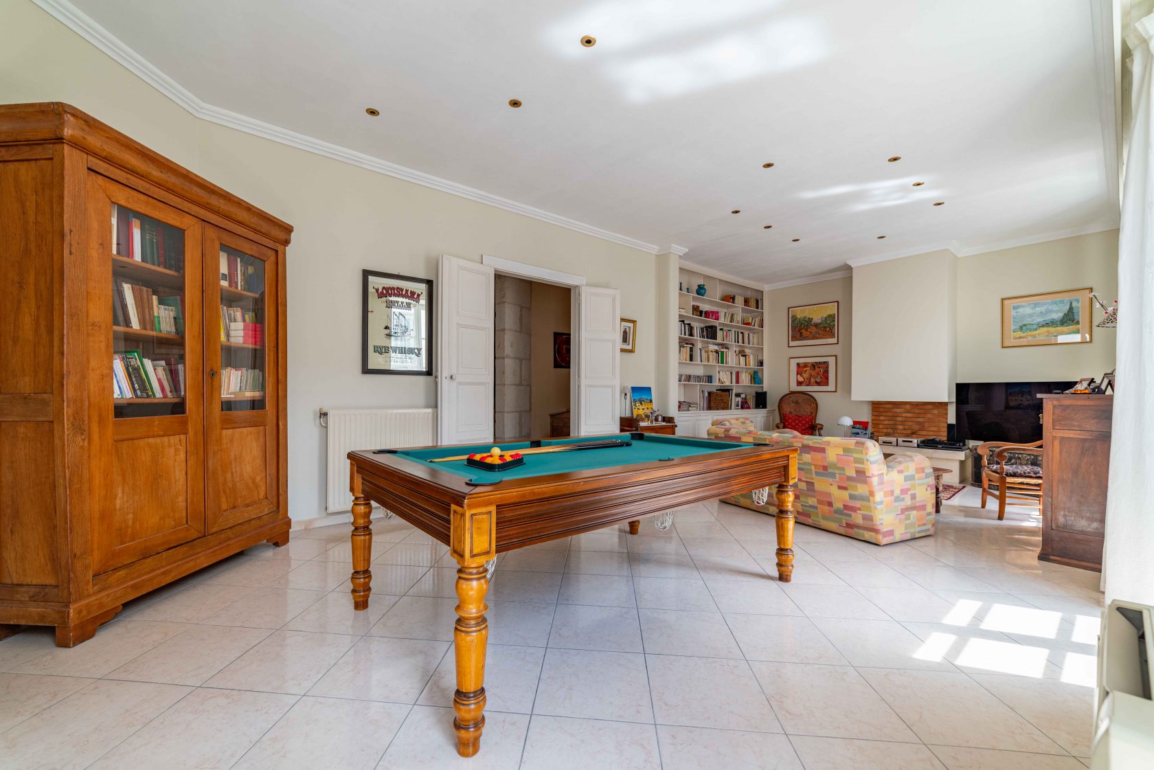 Bright townhouse Nîmes with large garage