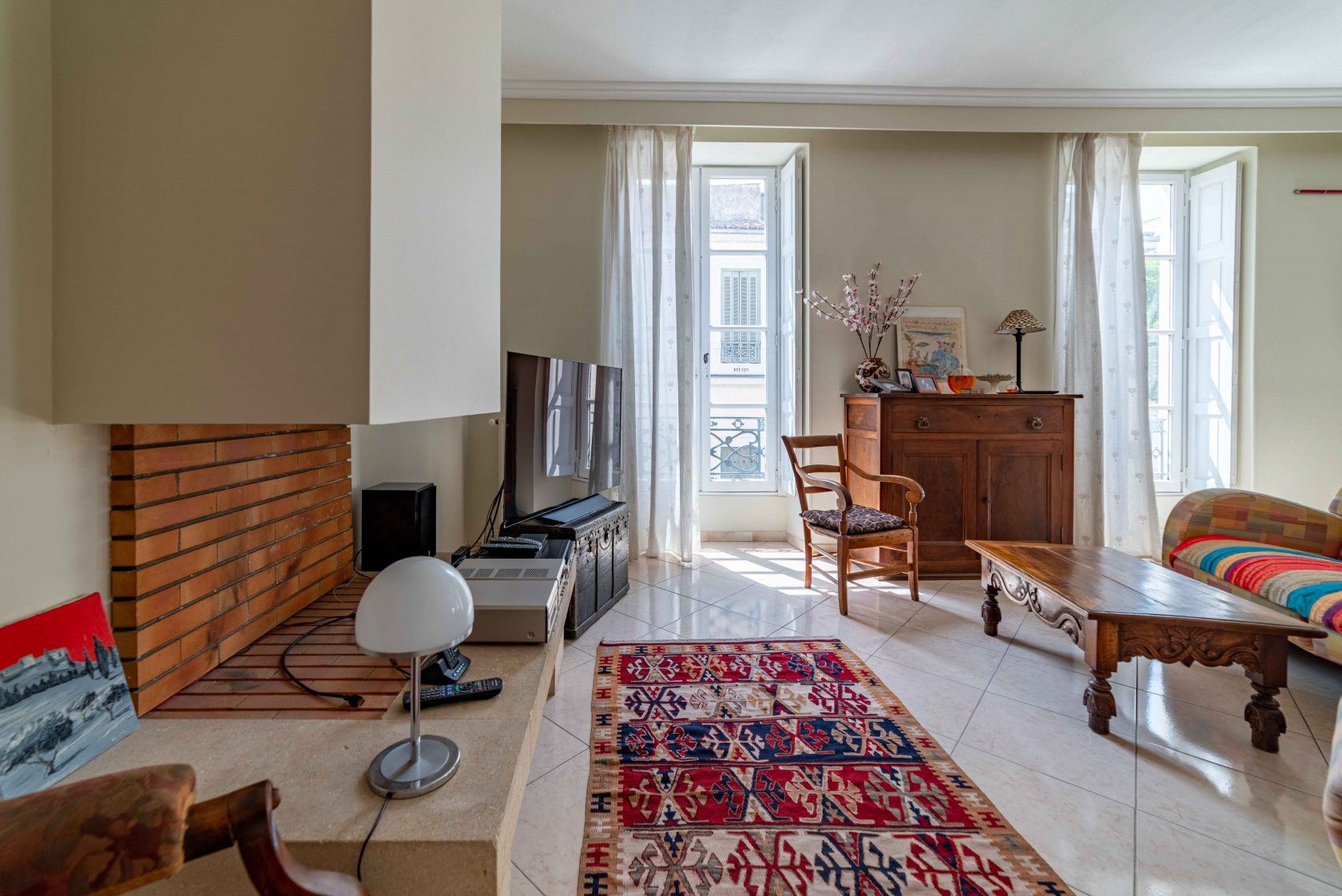 Bright townhouse Nîmes with large garage