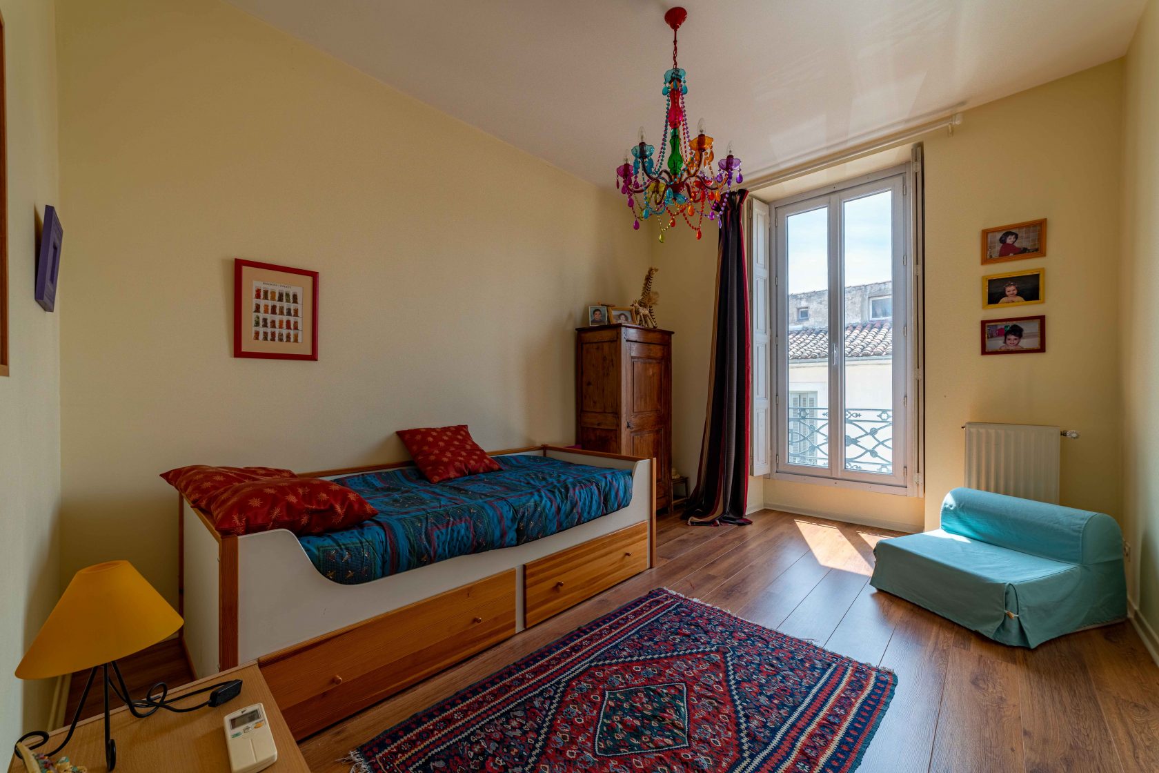 Bright townhouse Nîmes with large garage