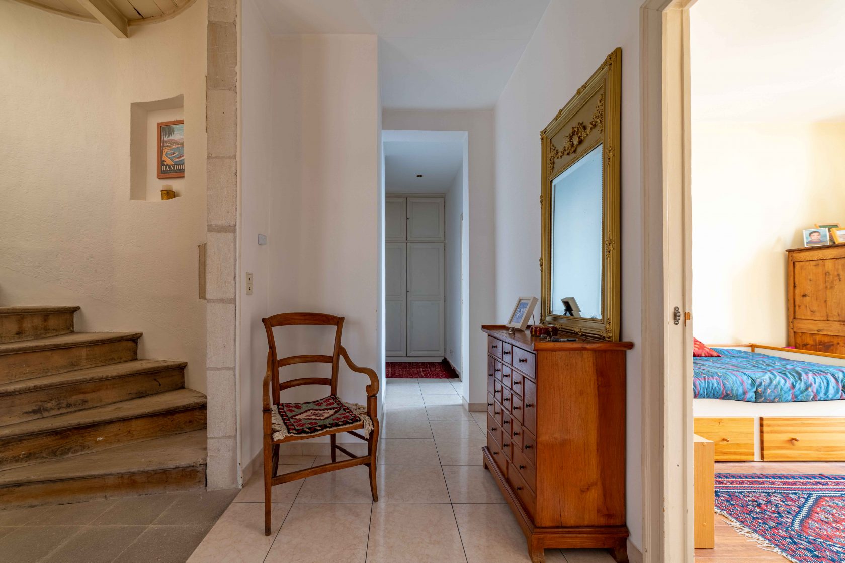 Bright townhouse Nîmes with large garage