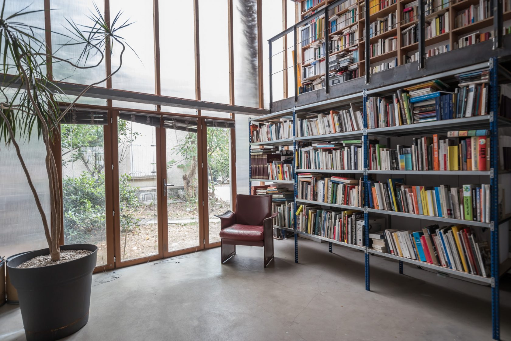 Loft spirit with roof top