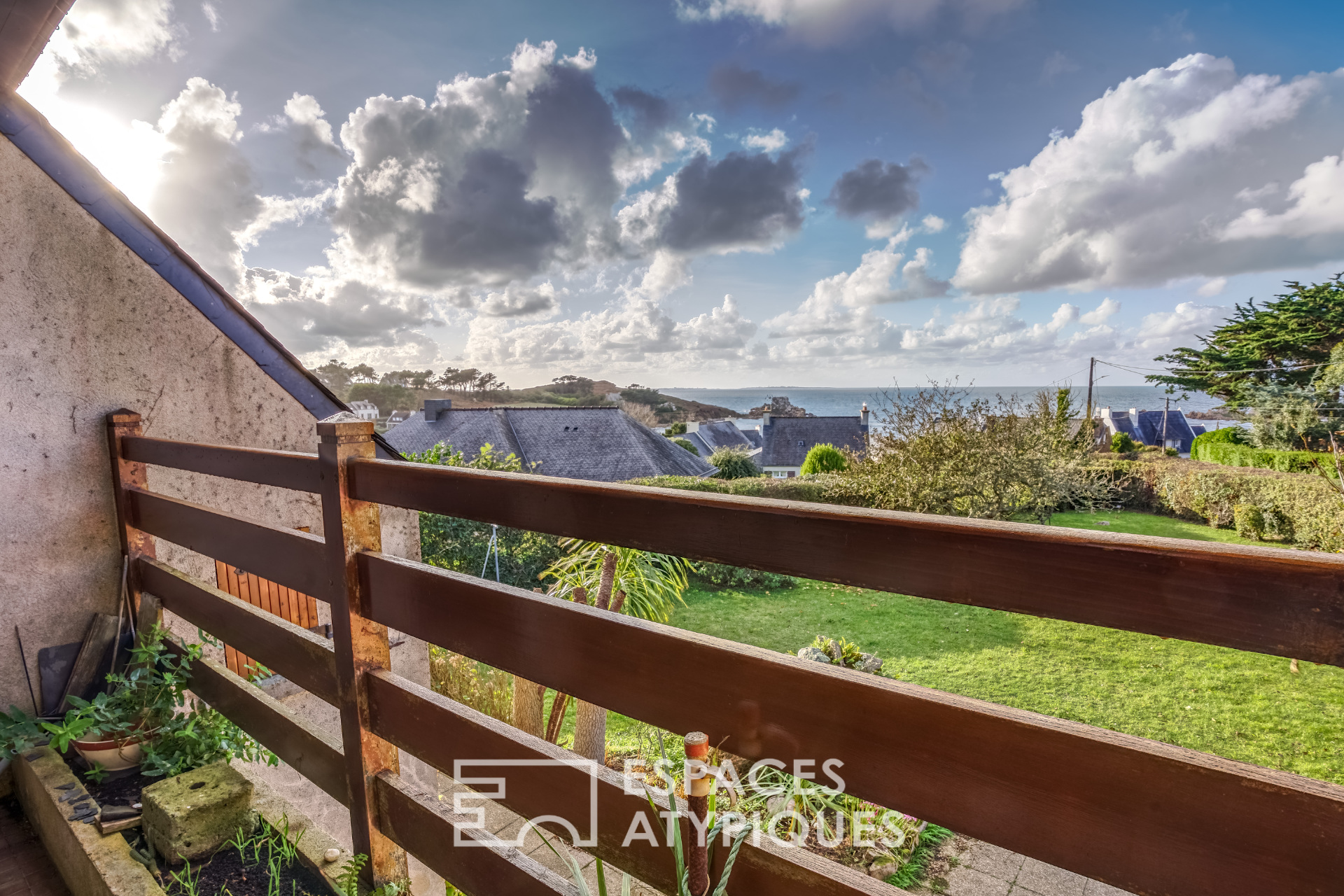 Property facing the sea to rehabilitate