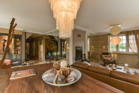 American way of life – villa avec piscine et court de tennis.
