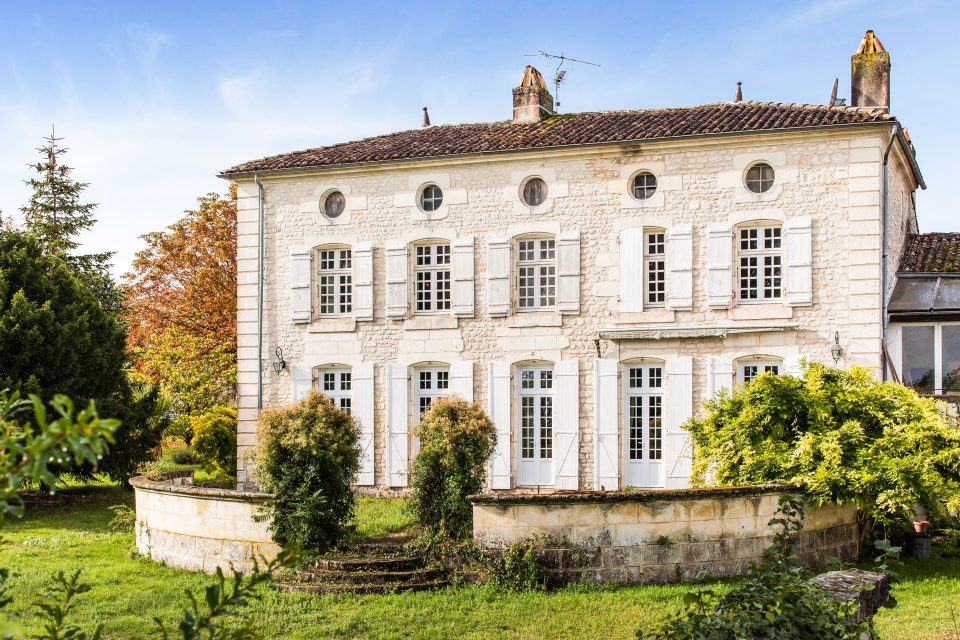 maison-armateur-bord-de-charente-saintes