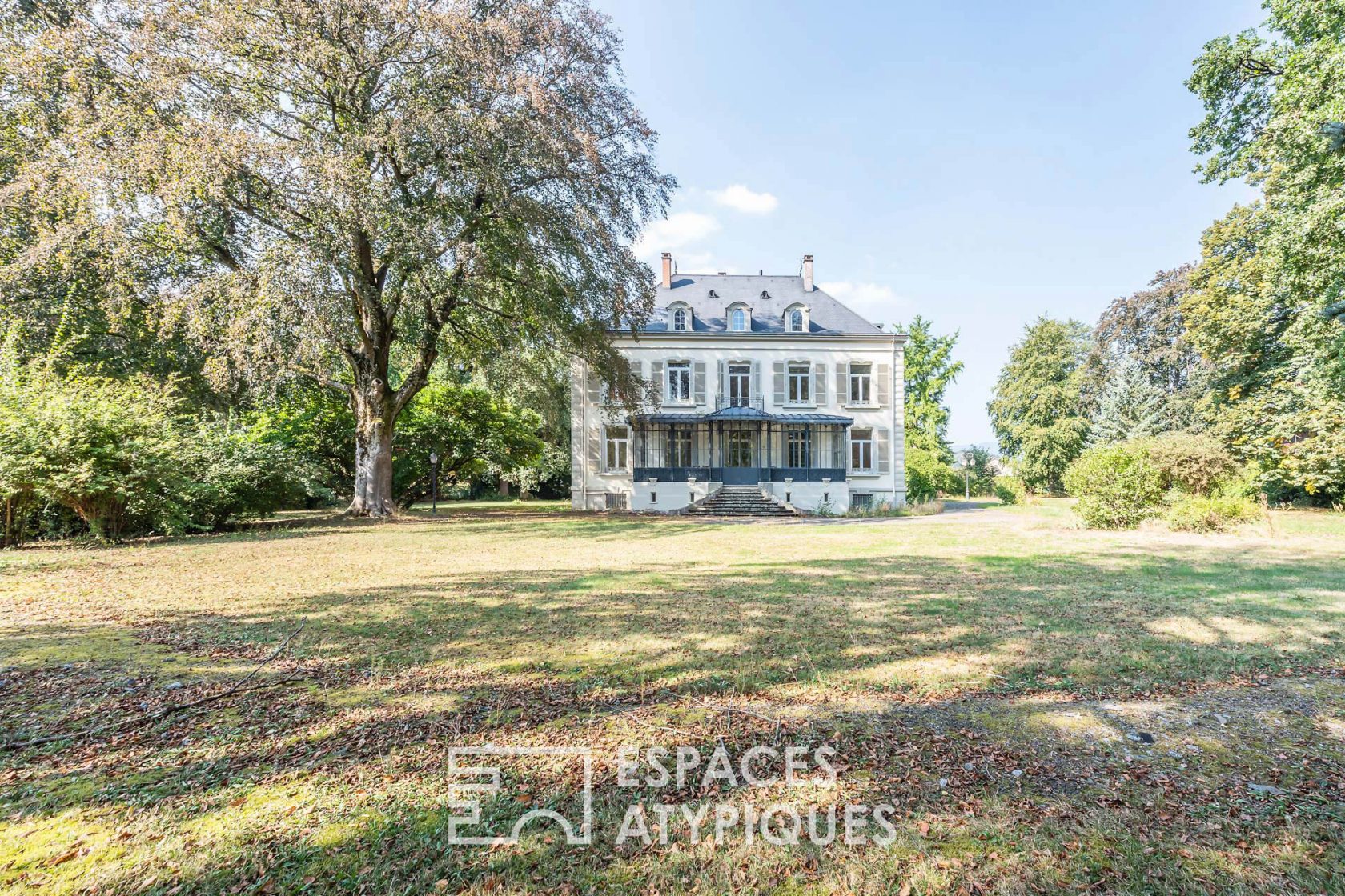 Mansion and its wooded park