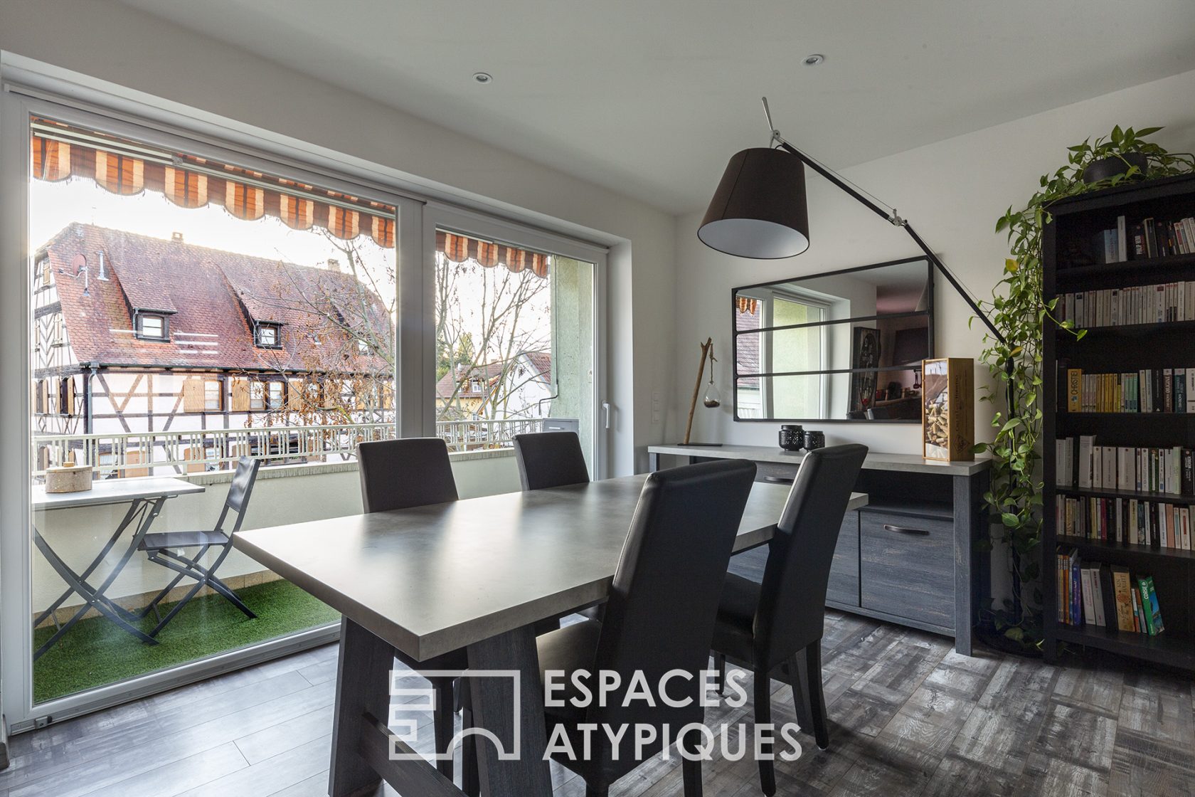 Flat with terrace
