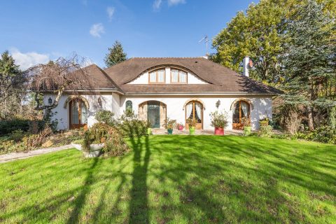 1970s house with landscaped garden