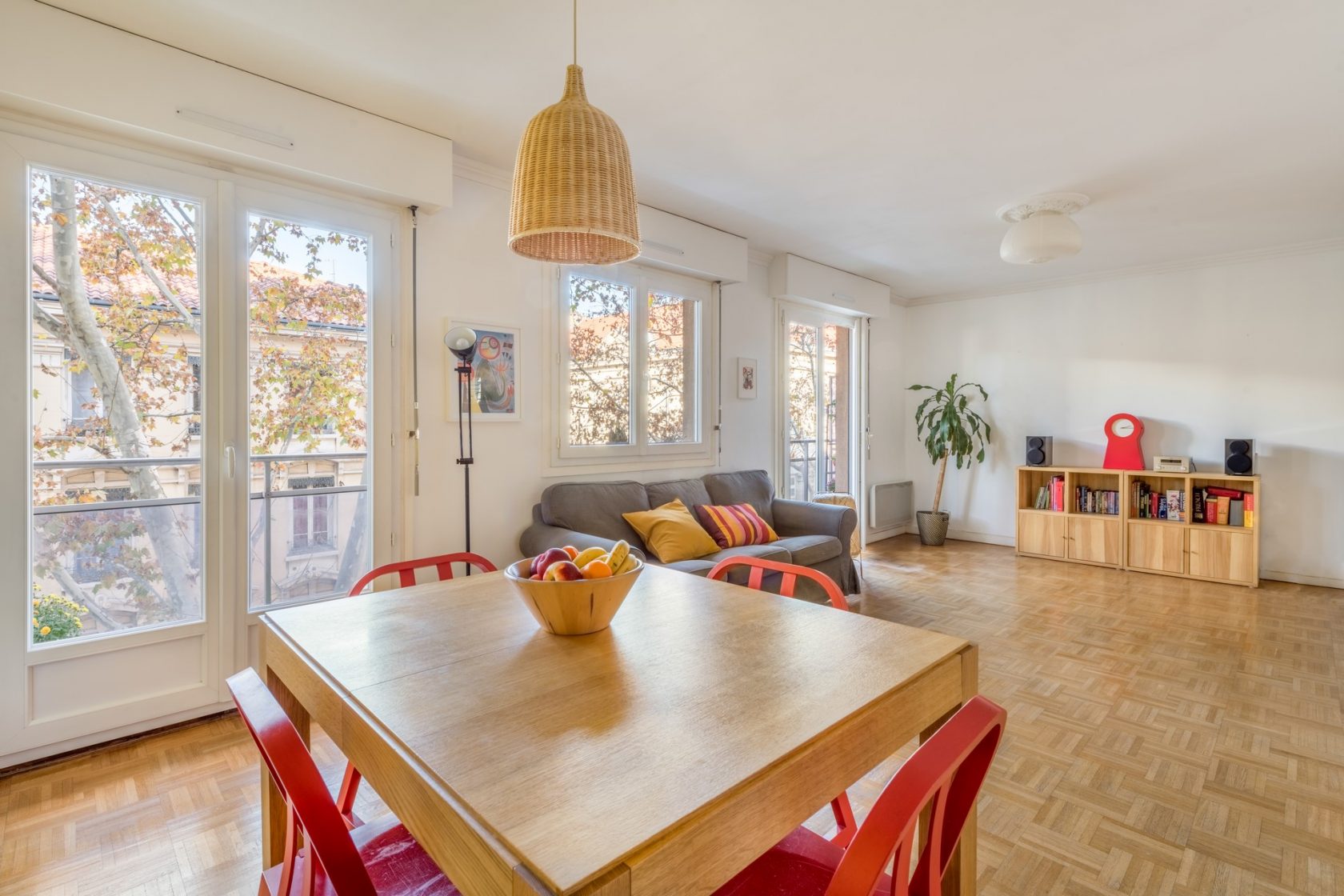 Appartement avec balcon proche place Guichard