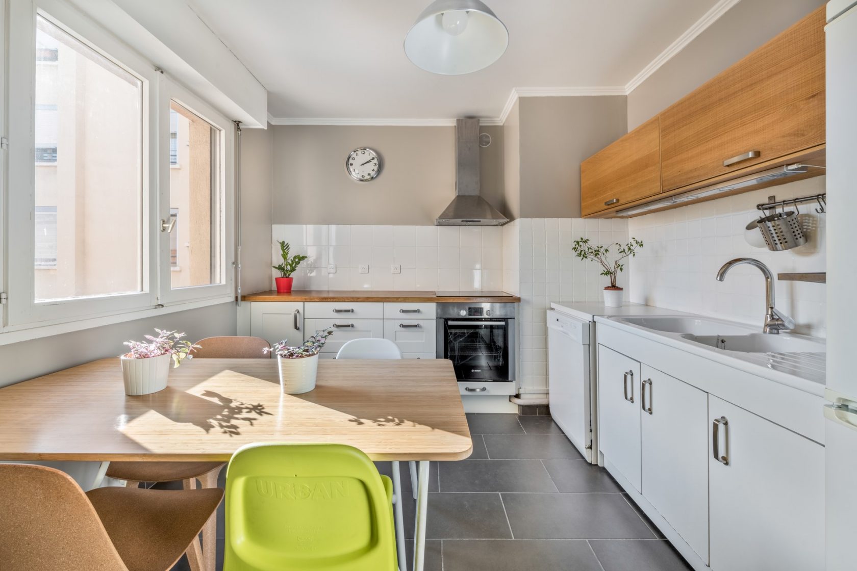 Appartement avec balcon proche place Guichard
