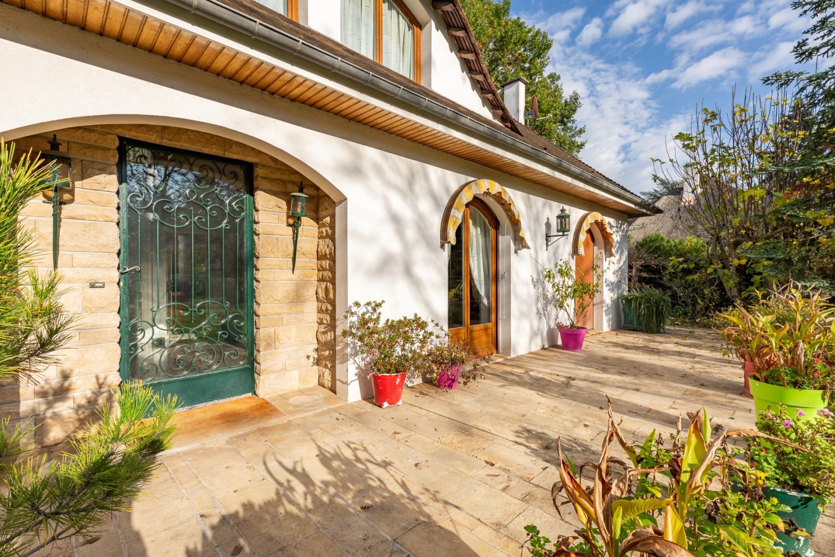 1970s house with landscaped garden
