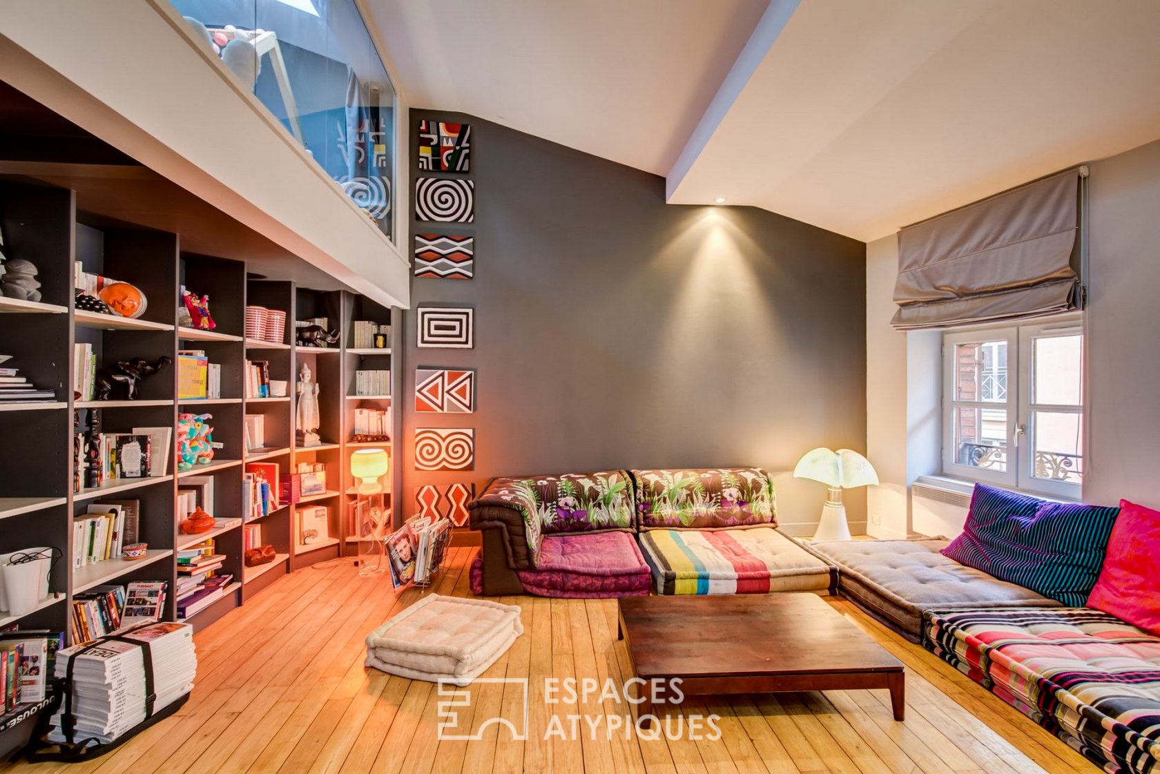 Loft en dernier étage à la rénovation contemporaine