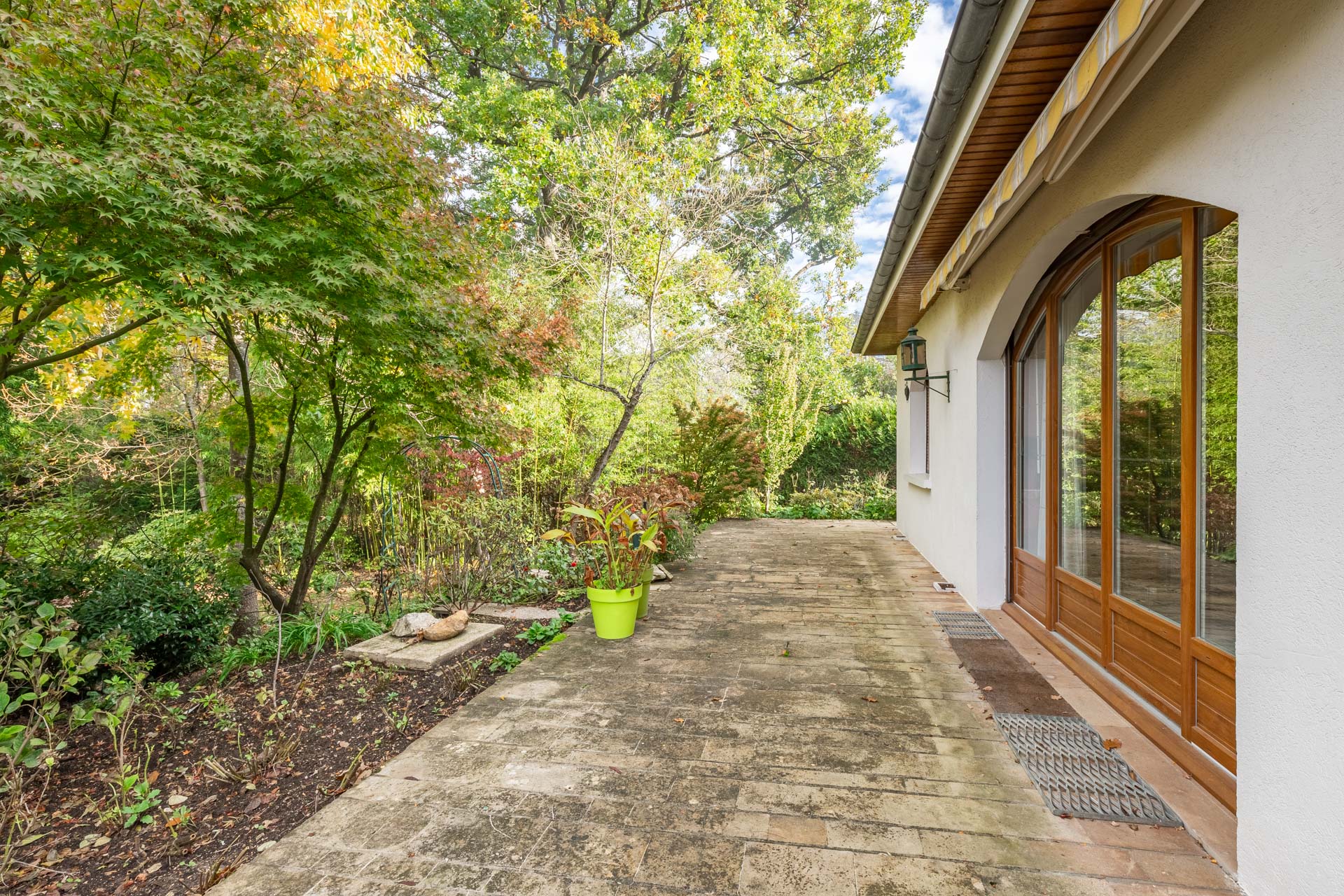 1970s house with landscaped garden