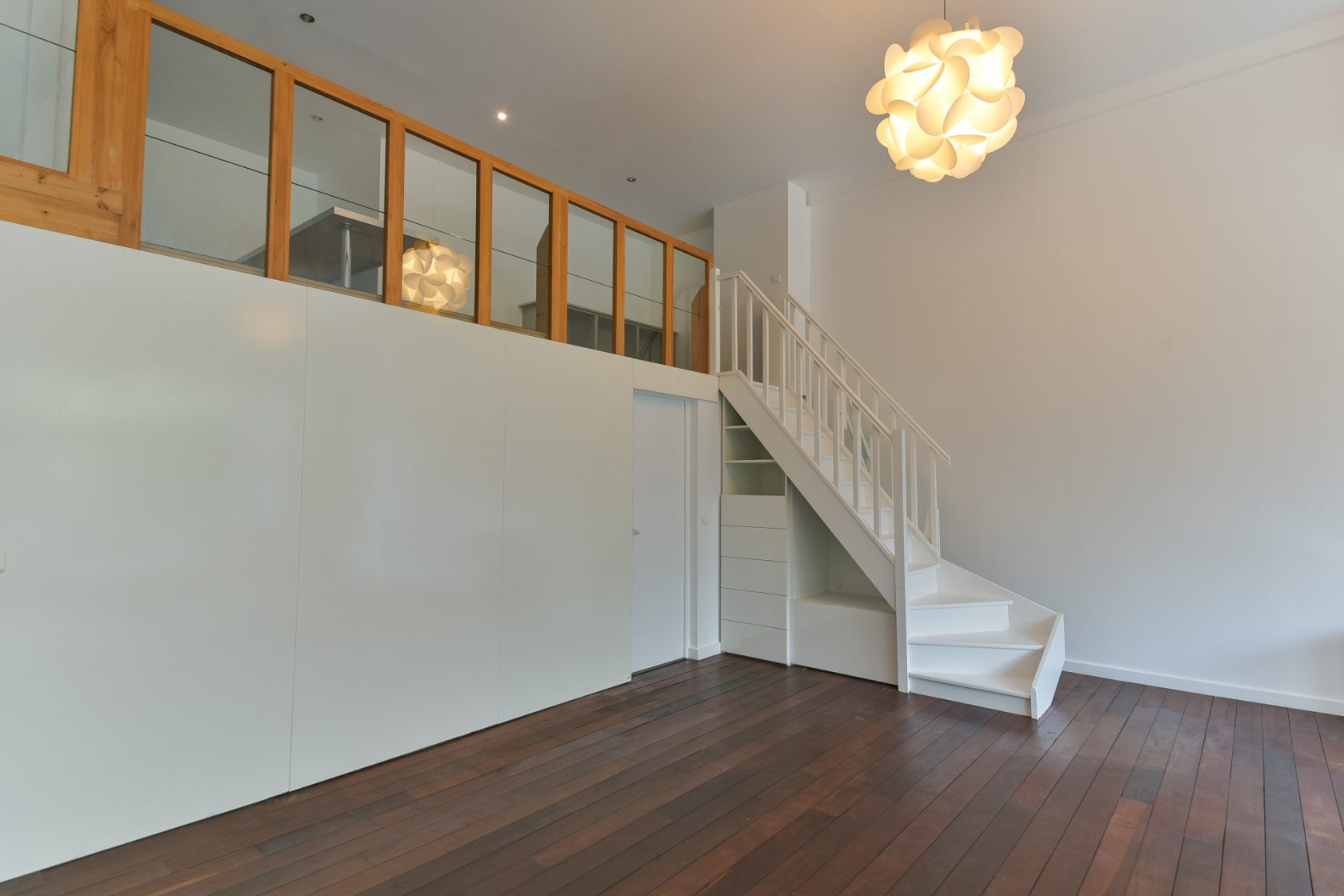 THE GARAGE – Maison façon Loft contemporain et son jardin