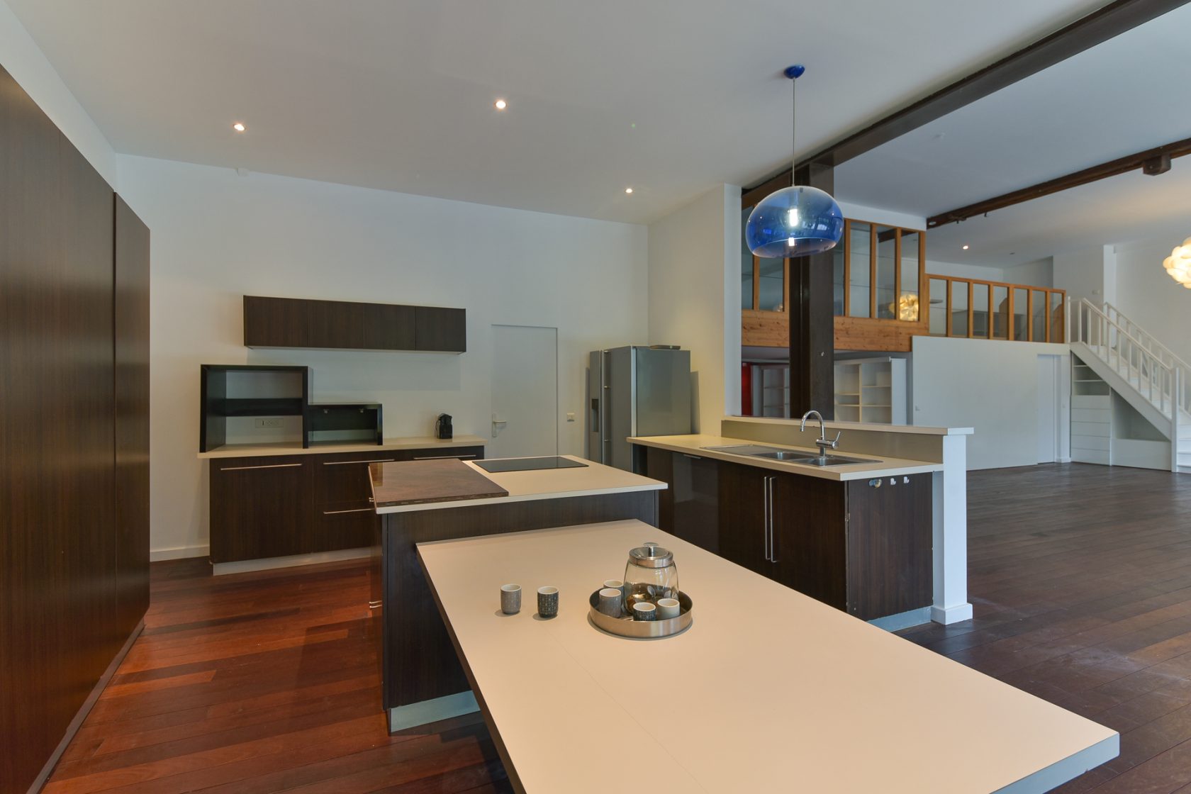 THE GARAGE – Maison façon Loft contemporain et son jardin