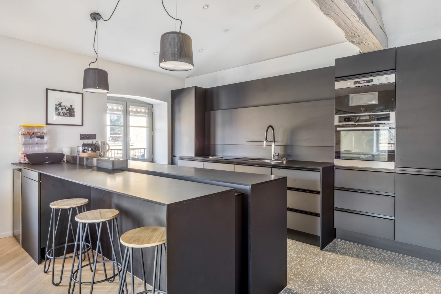 Appartement rénové avec vue sur l’Ile Barbe