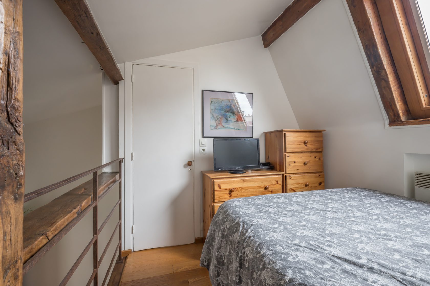 Top floor duplex in Saint-Sulpice