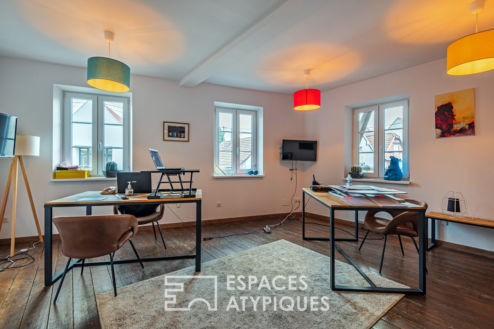 Corps de ferme rénové dans un esprit loft