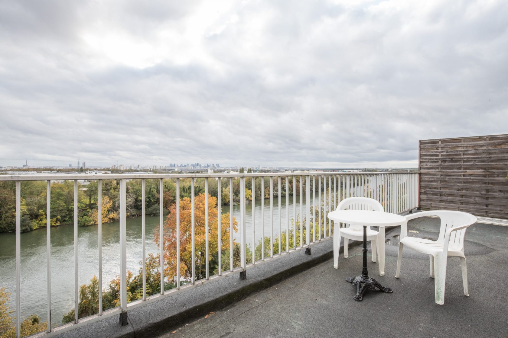 House with panoramic views of the Seine and Paris