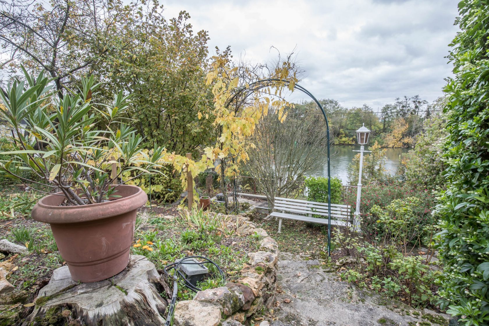 House with panoramic views of the Seine and Paris
