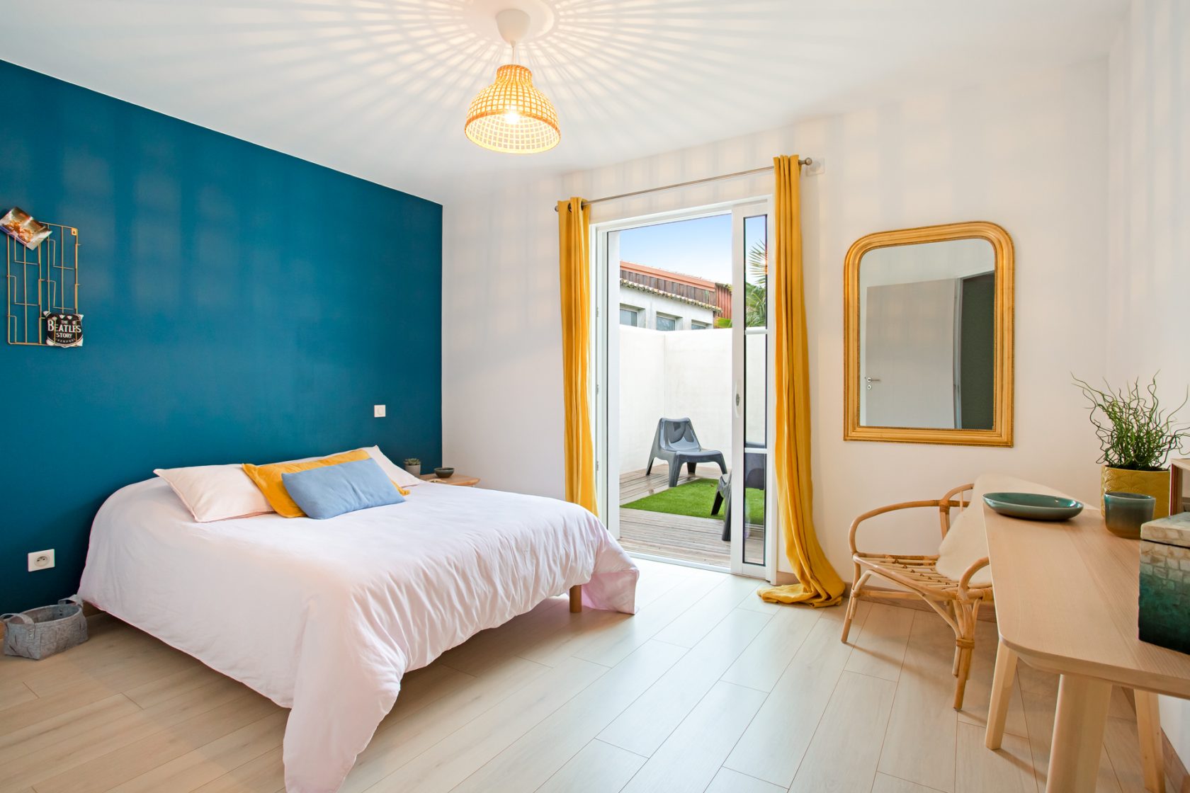 Contemporaine de bord de mer