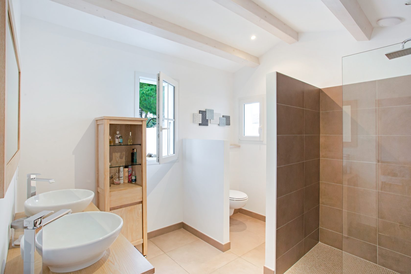Contemporaine de bord de mer