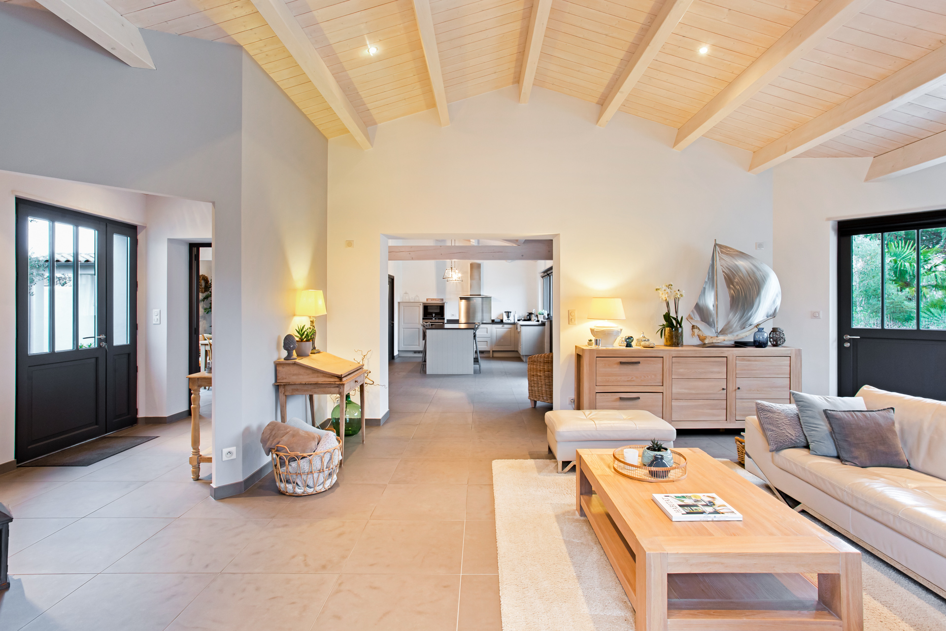 Contemporaine de bord de mer