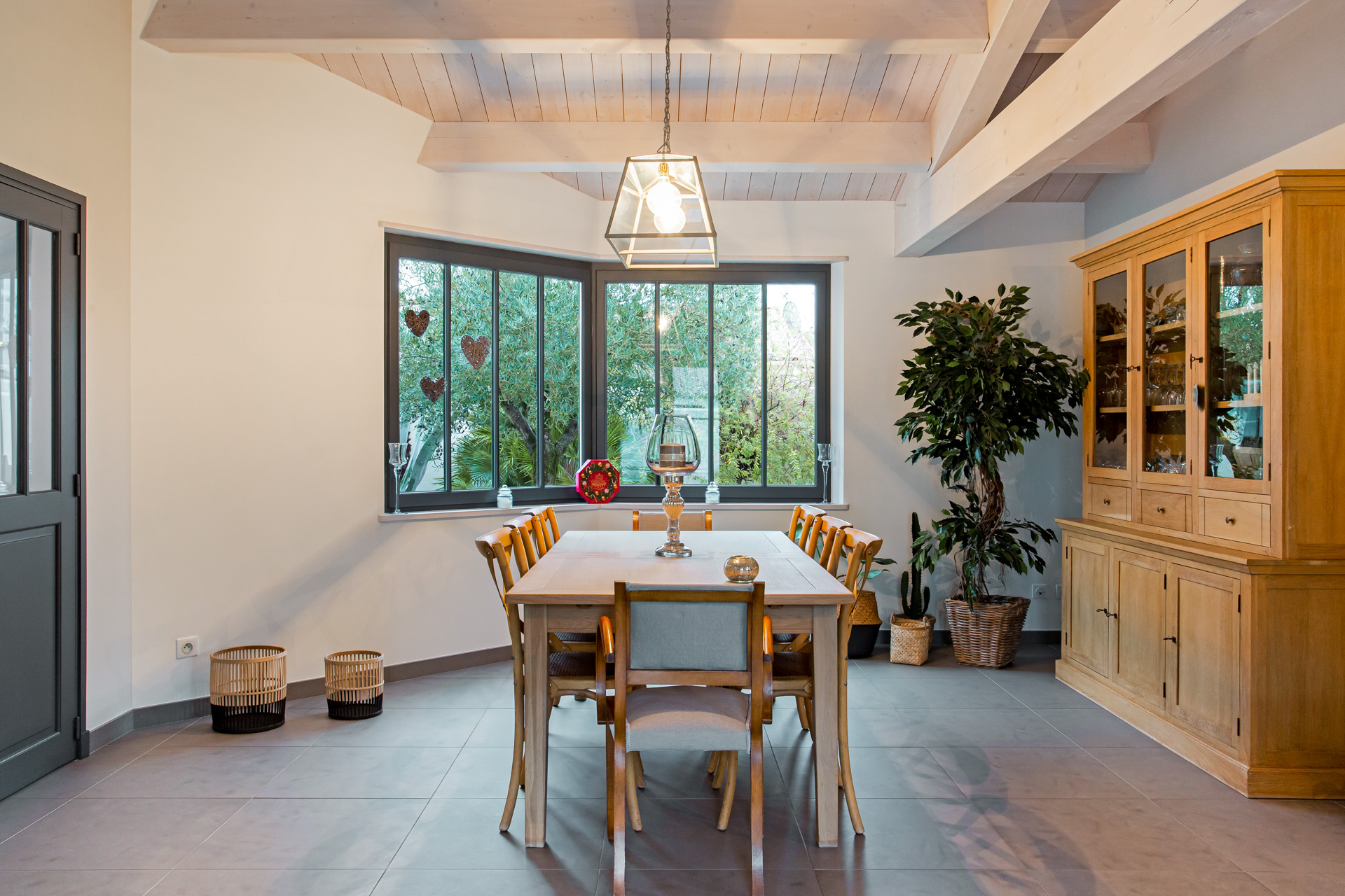 Contemporaine de bord de mer