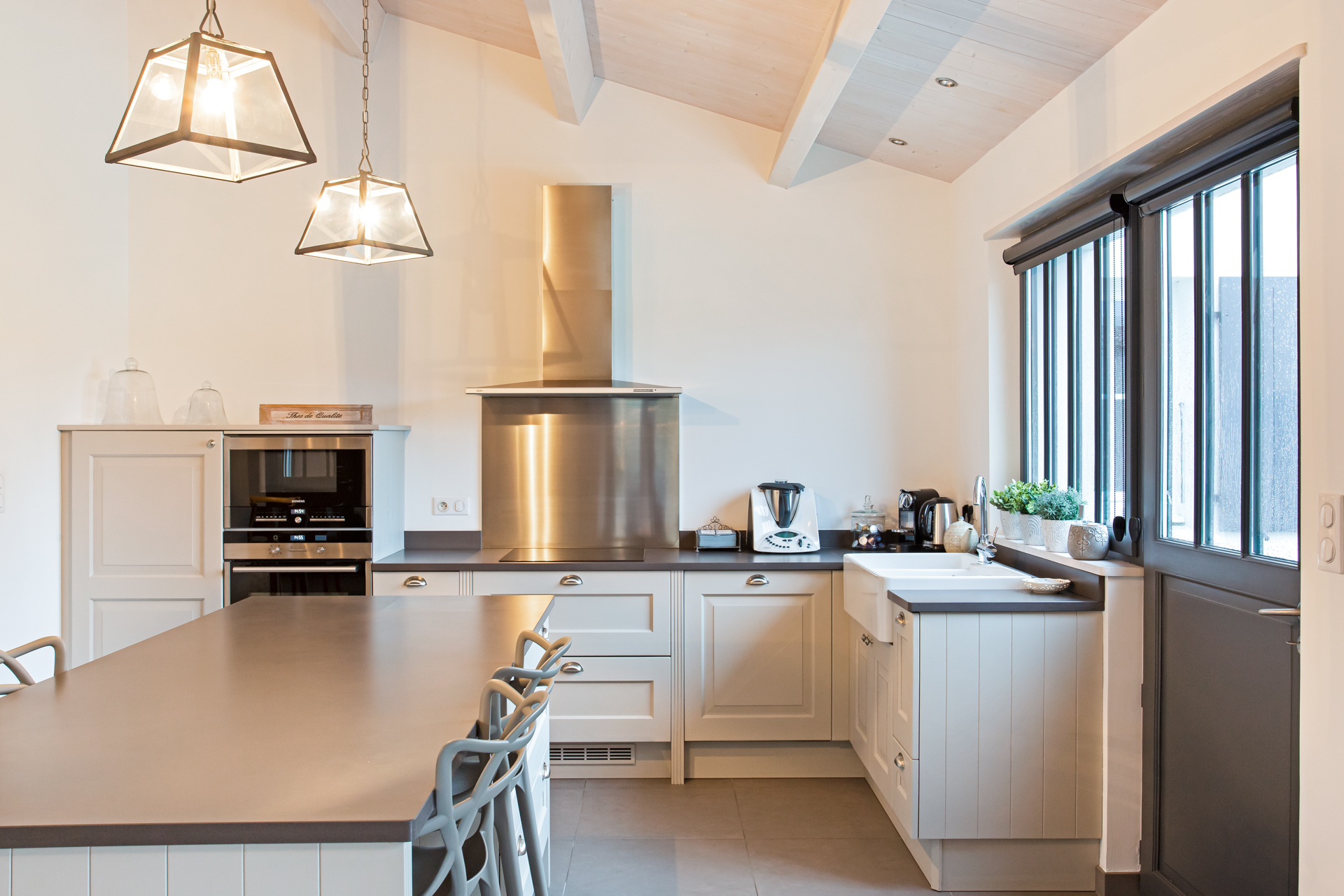 Contemporaine de bord de mer