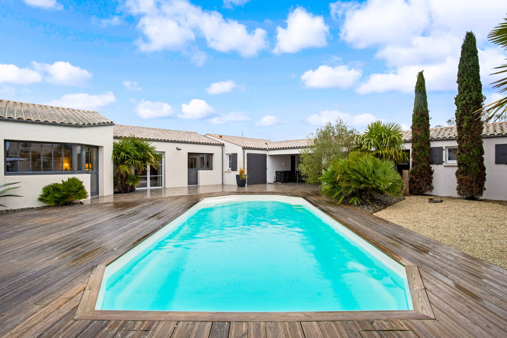 Contemporaine de bord de mer