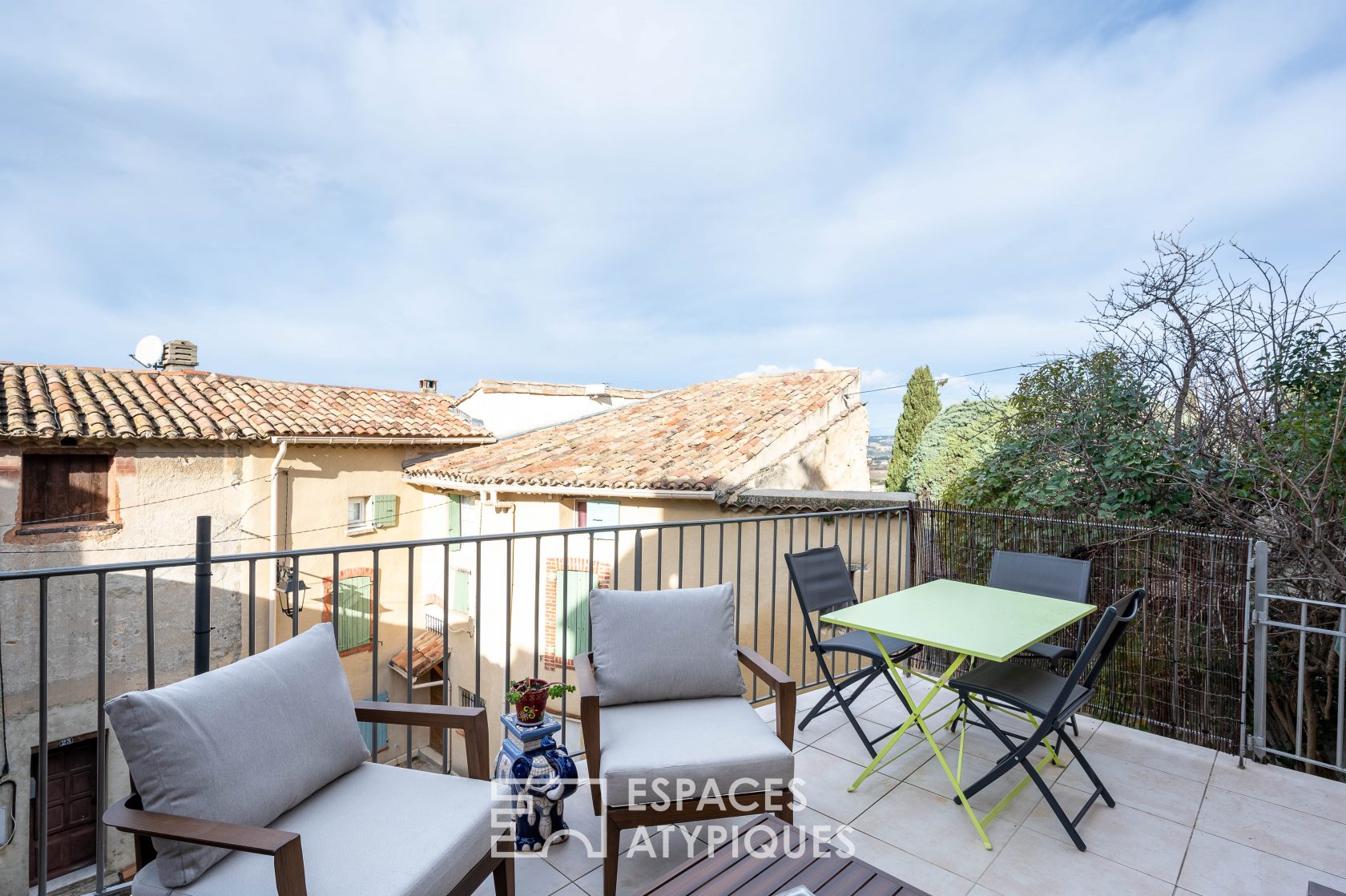 Elegant triplex with terrace