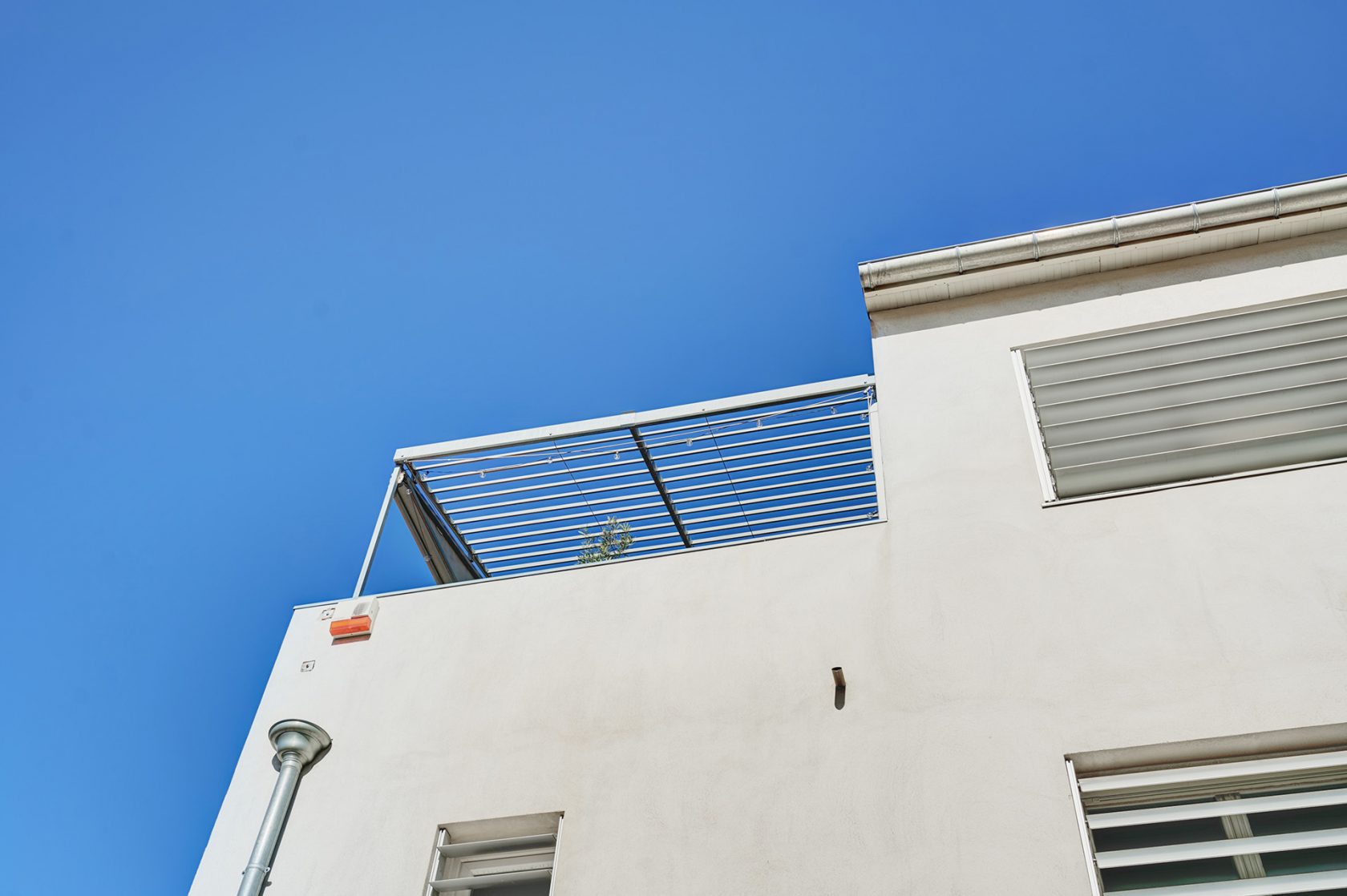 Maison d’architecte avec extérieur en ville