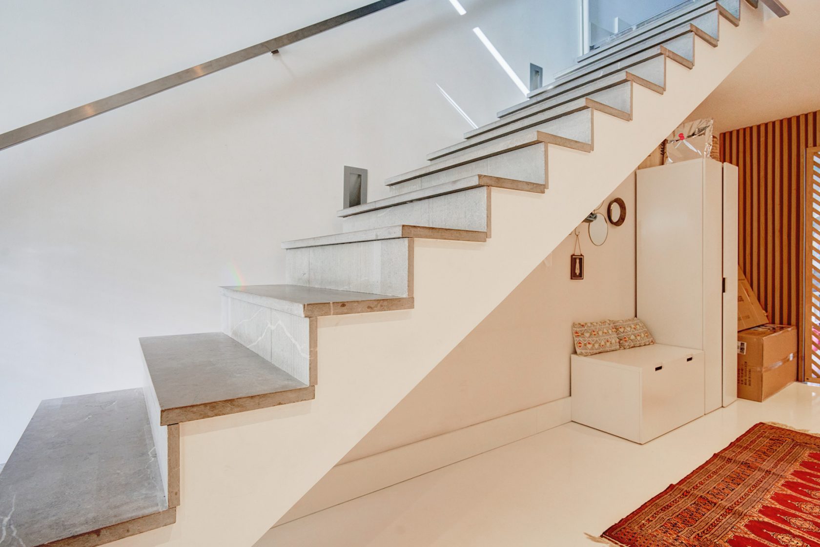Maison d’architecte avec extérieur en ville