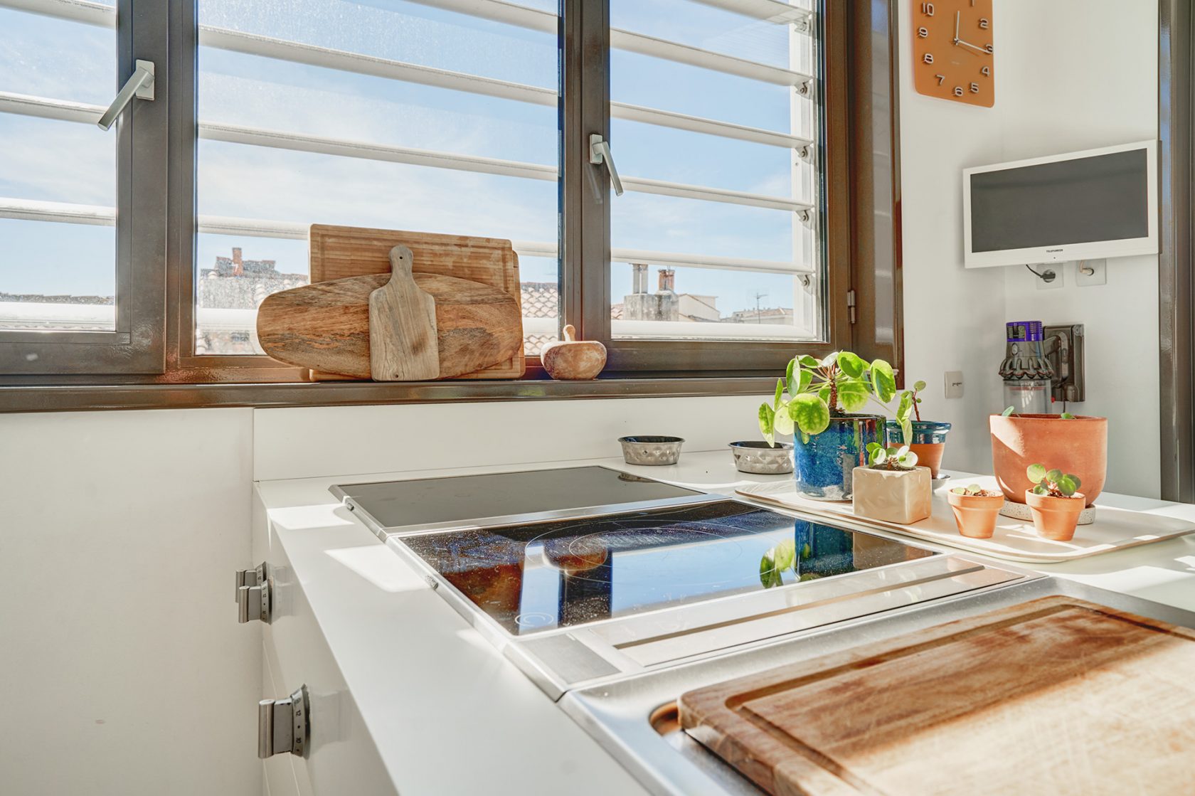 Maison d’architecte avec extérieur en ville