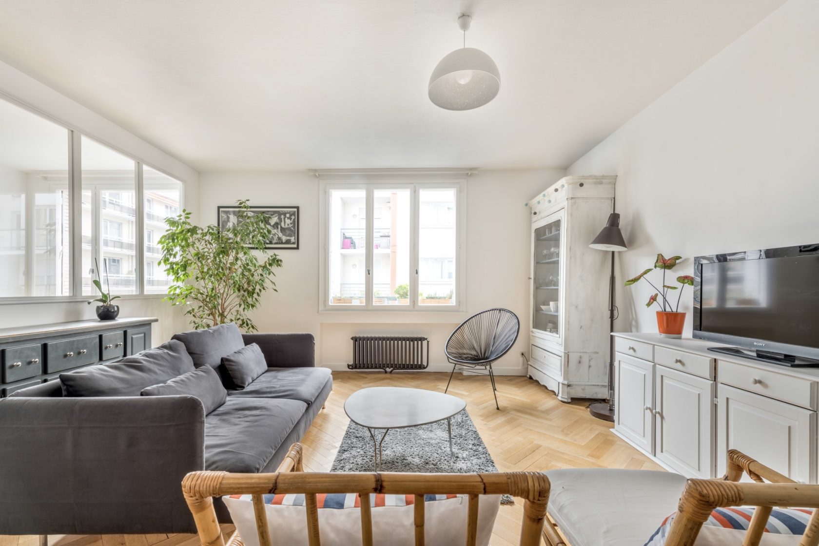 Ancien rénové avec balcon