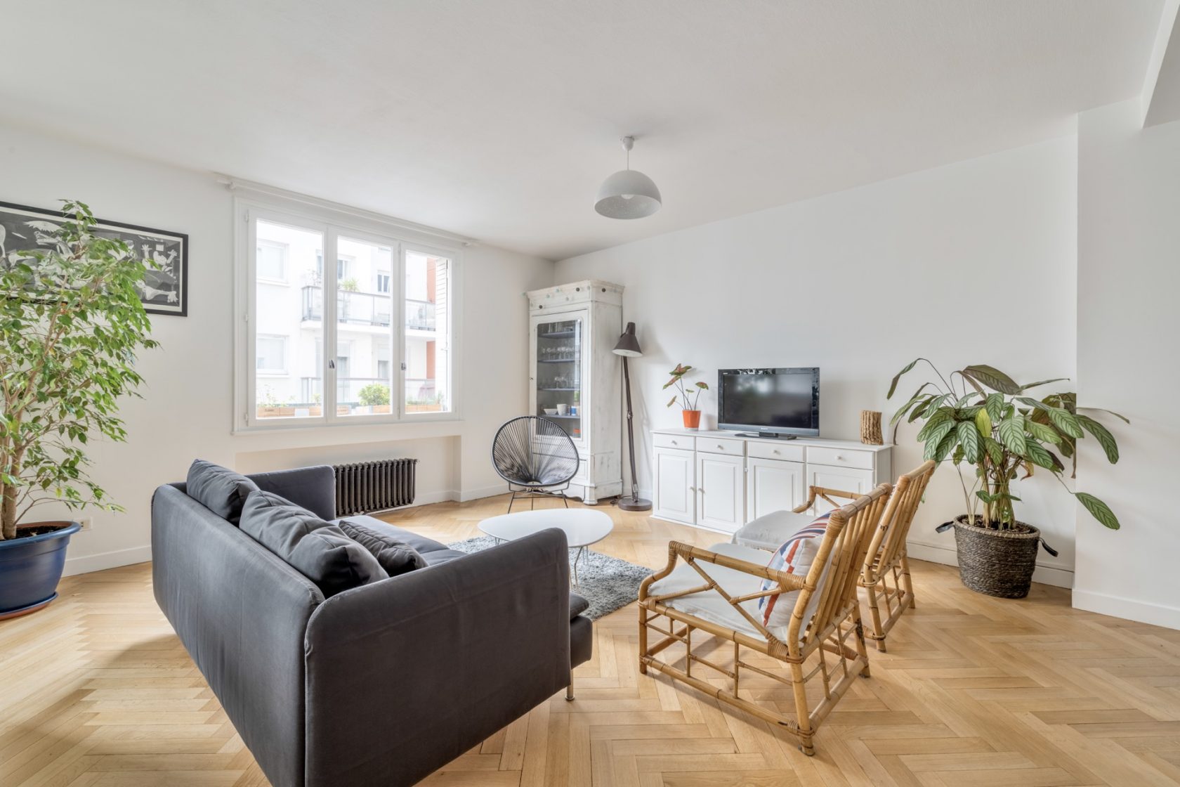 Ancien rénové avec balcon