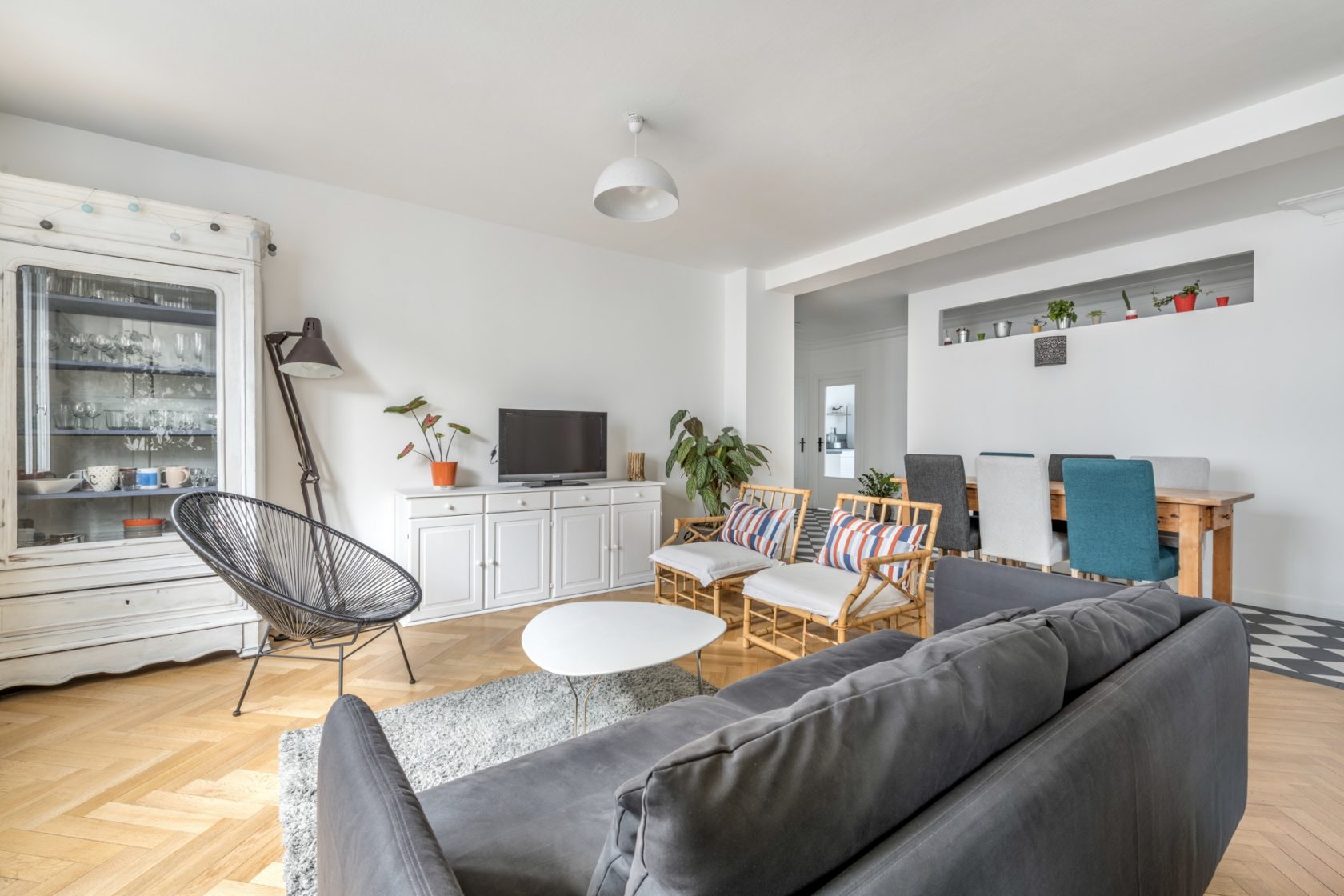 Ancien rénové avec balcon