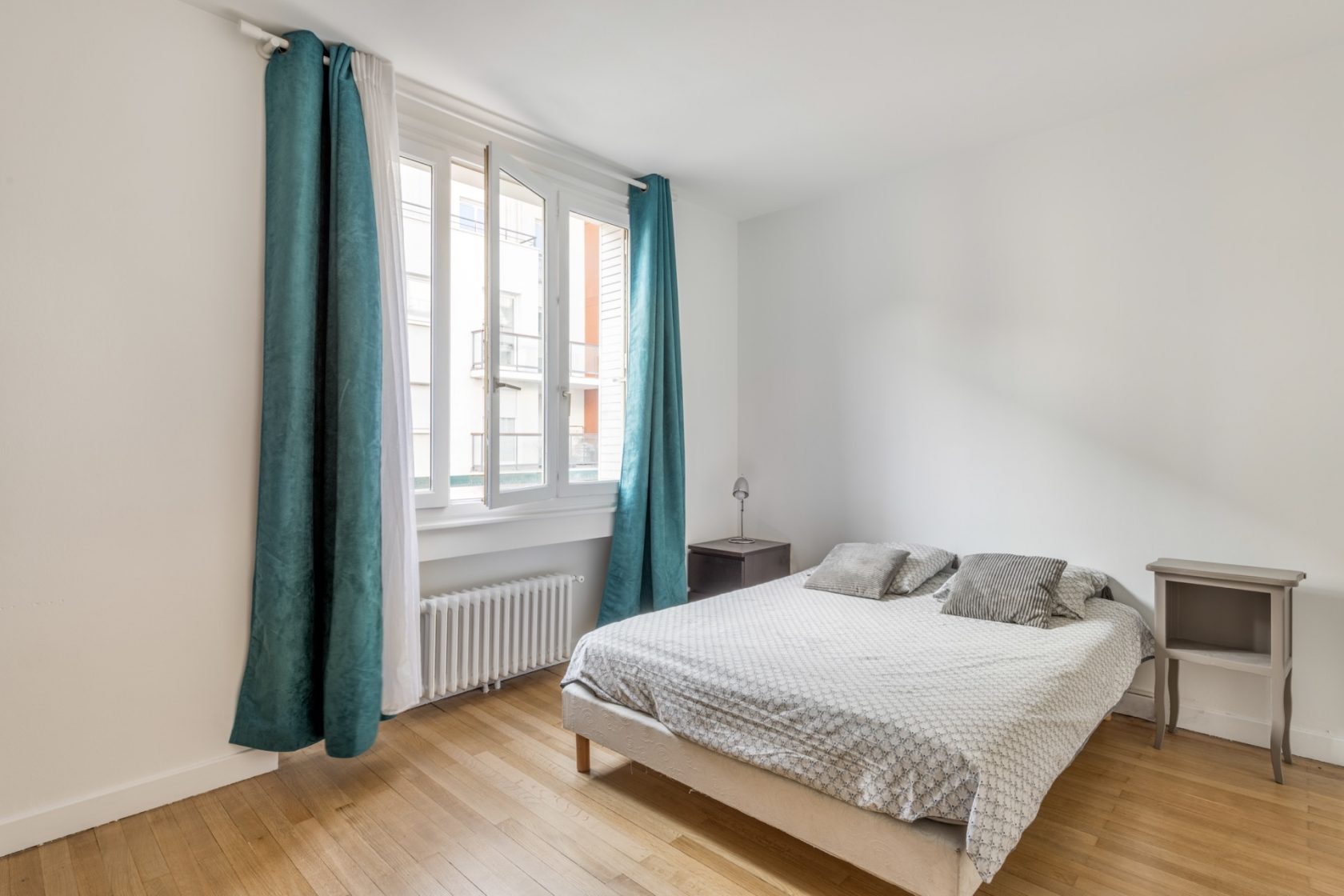 Ancien rénové avec balcon