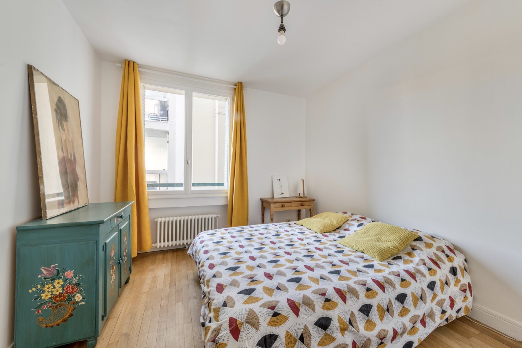 Ancien rénové avec balcon