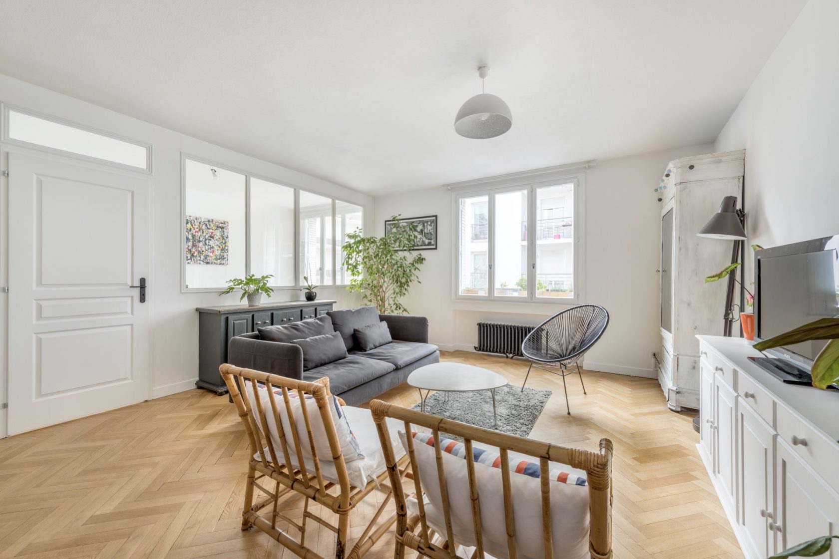 Ancien rénové avec balcon