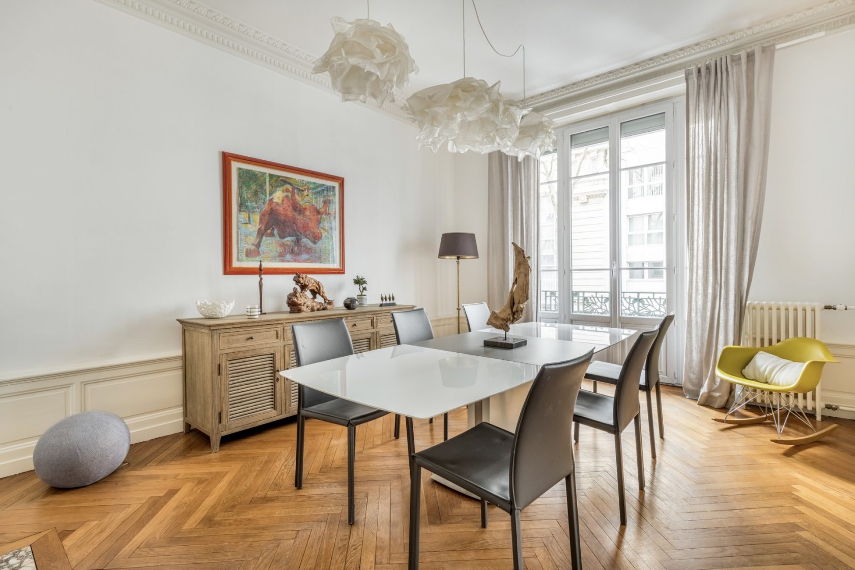 Bourgeois renovated close to the metro