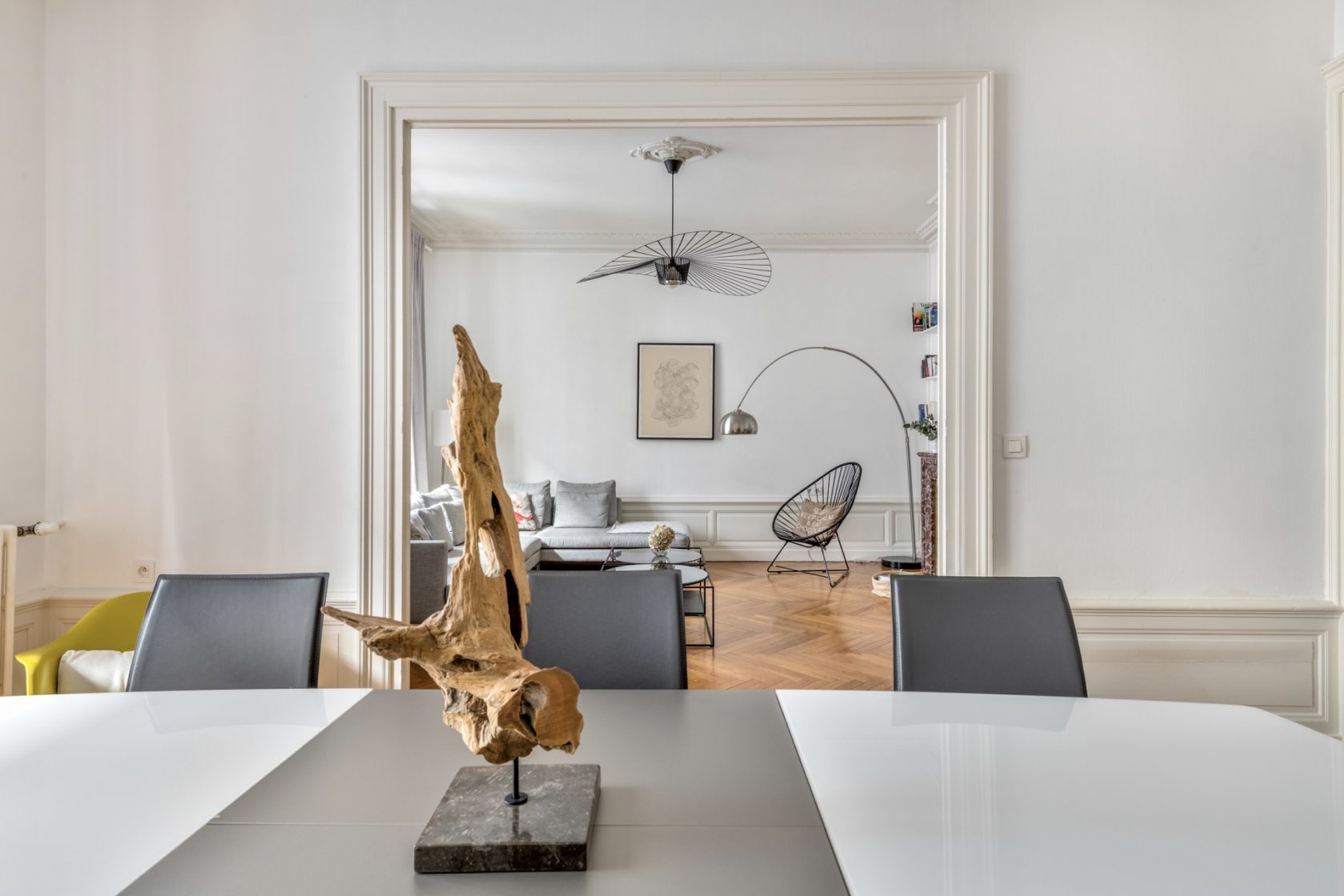 Bourgeois renovated close to the metro
