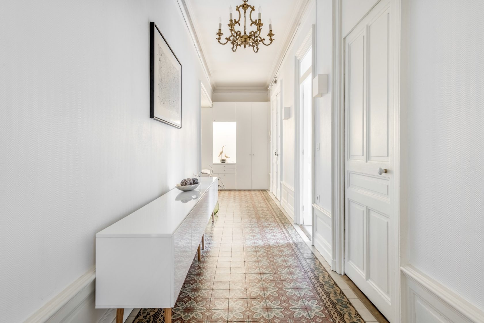 Bourgeois renovated close to the metro