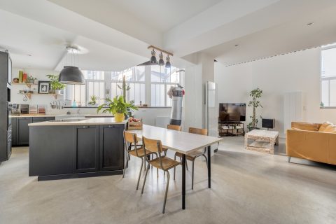 Loft dans un ancien entrepôt secteur Jean Macé