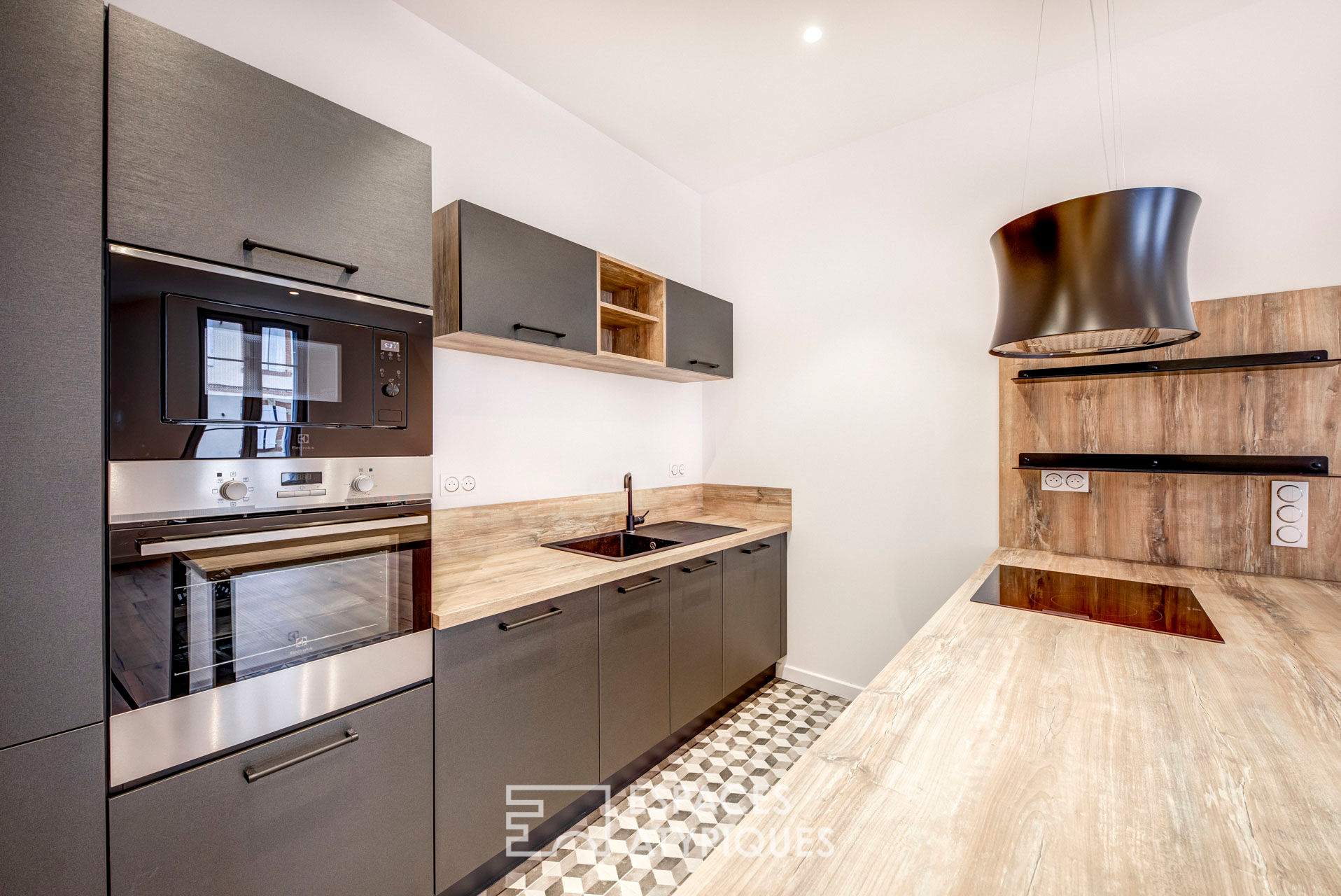Appartement à la rénovation contemporaine