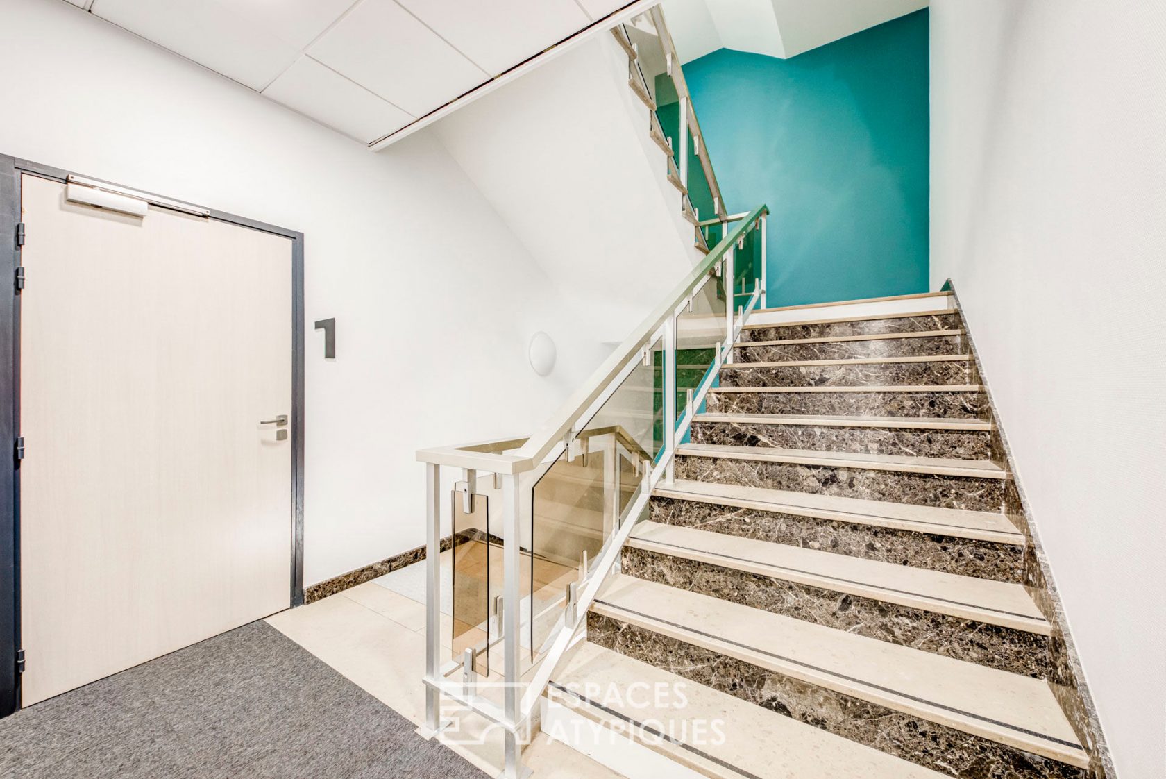 Appartement à la rénovation contemporaine