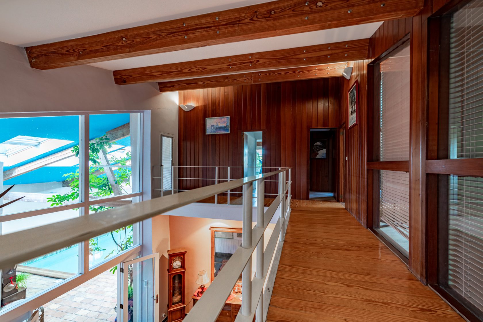 Large family house and its independent apartment